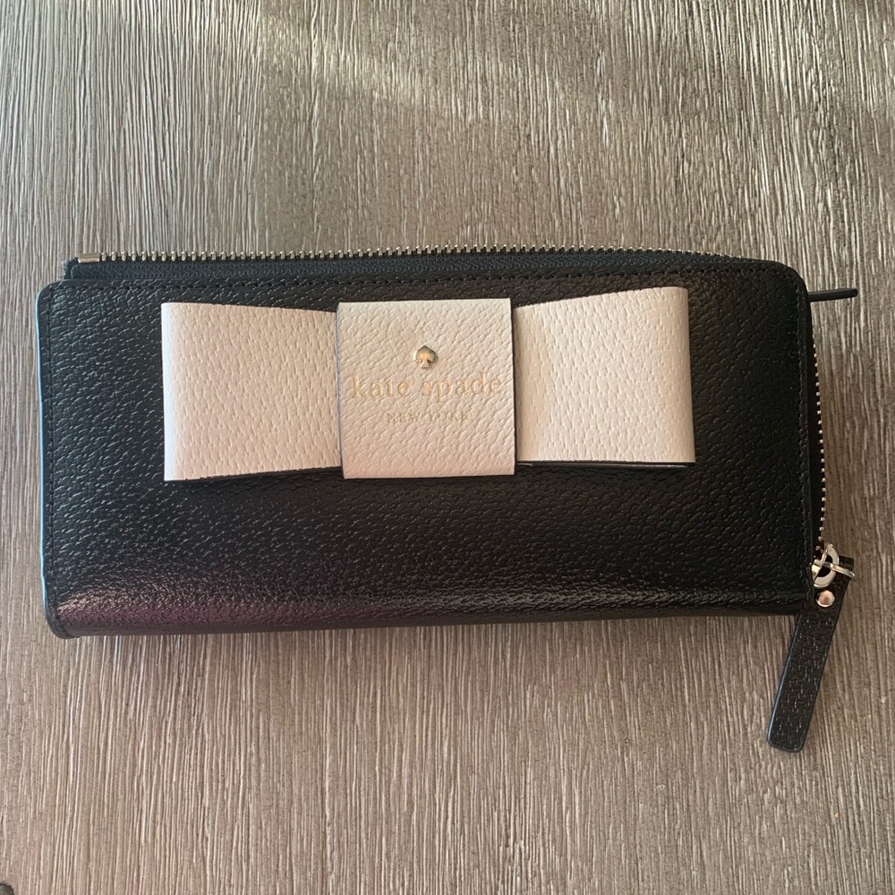 Kate spade wallet 😍